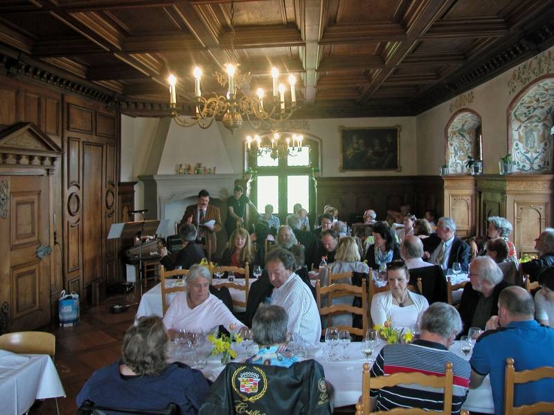 DSCN5302.JPG - ...als wir uns im grossen Rittersaal im Schloss Altishofen zur 29. Generalversammlung trafen          